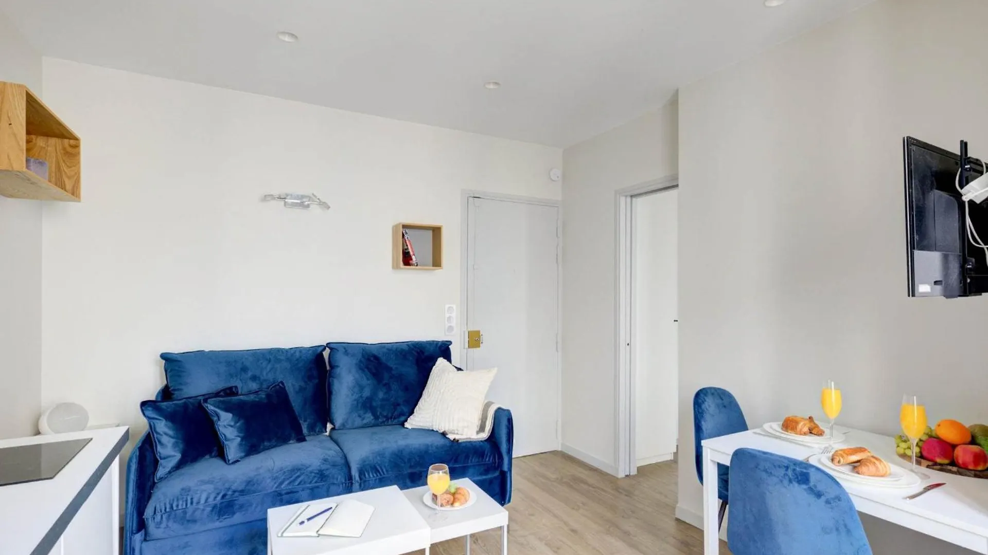 Eiffel Tower & Invalides - 1Br - Cityapartmentstay Paris Apartment