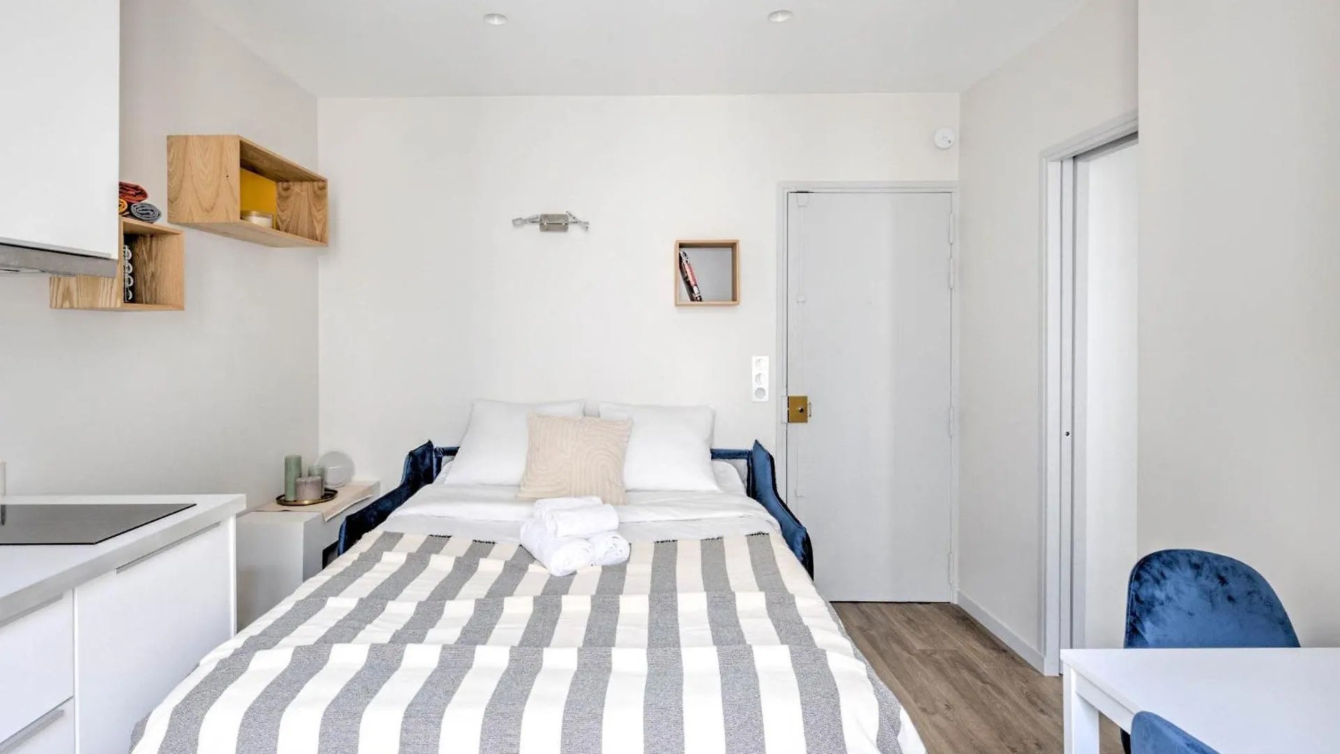 Eiffel Tower & Invalides - 1Br - Cityapartmentstay Paris France